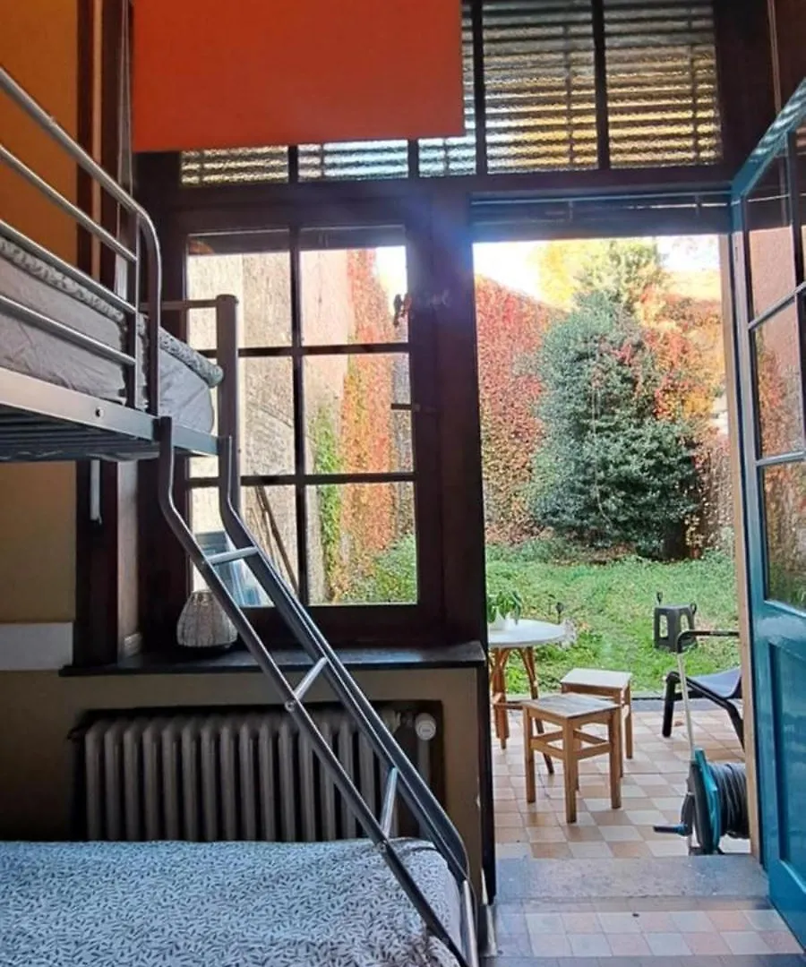 Smallfunnyworld Brussels Hostel